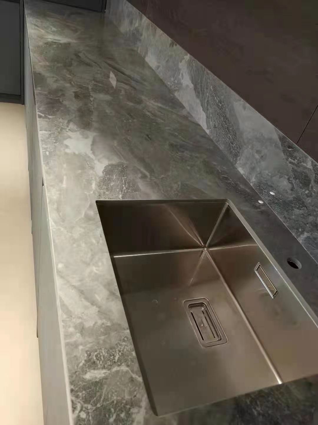 拉米娜岩板